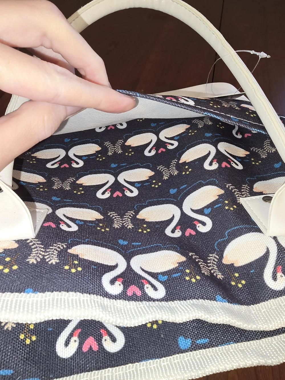 9Can Canvas Swan Print Insulated Tote Bag with Cream Trim, New with tags!